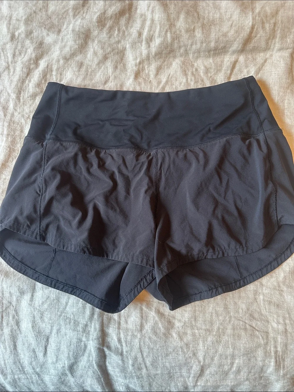 Lululemon speed up high rise 2.5 inch short